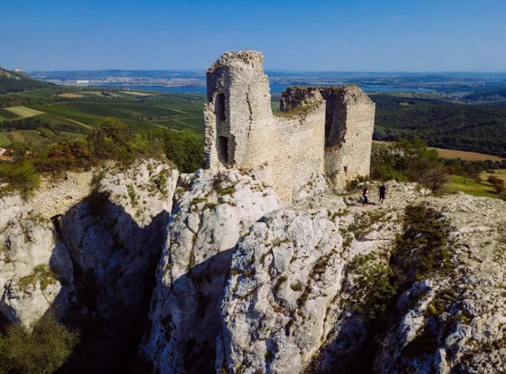 Zřícenina Hradu Sirotčí Hrádek, Czech Republic (Czechia)